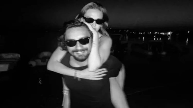 4 illik sevgilisini atıb iş adamı ilə münasibətə başladı - FOTO