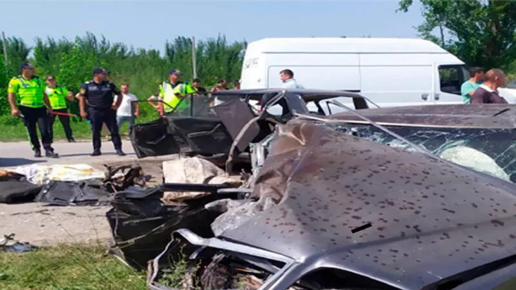 Xaçmaz yolunda iki maşın toqquşdu, ölən və xəsarət alanlar var - FOTO