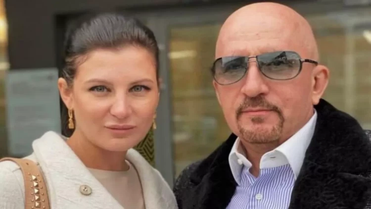 Məşhur mahnının bəstəkarının xanımı intihar etdi