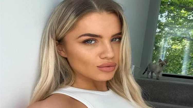 Qələbə sevincini ədəbsiz formada nümayiş etdirən idmançı cəzalandırıldı - FOTO