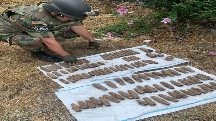 Sumqayıtda 80 ədəd top mərmisi, xeyli sayda partlayıcılar aşkar edilib - FOTO