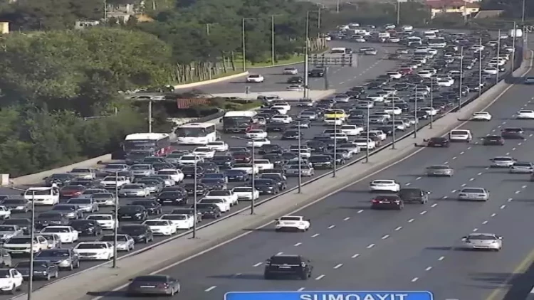 Bakıda hazırda sıxlıq müşahidə edilən yollar