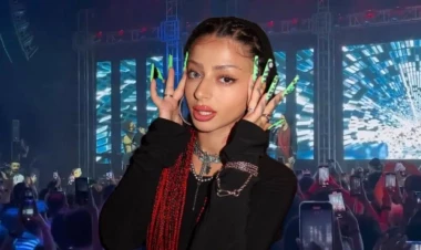 Türtkiyədən deportasiya olunan Asya Bakıda tamaşaçıları təhqir etdi - VİDEO