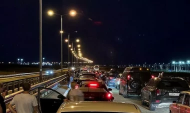 KİV: Krım körpüsündə partlayış baş verib,  ölənlər var