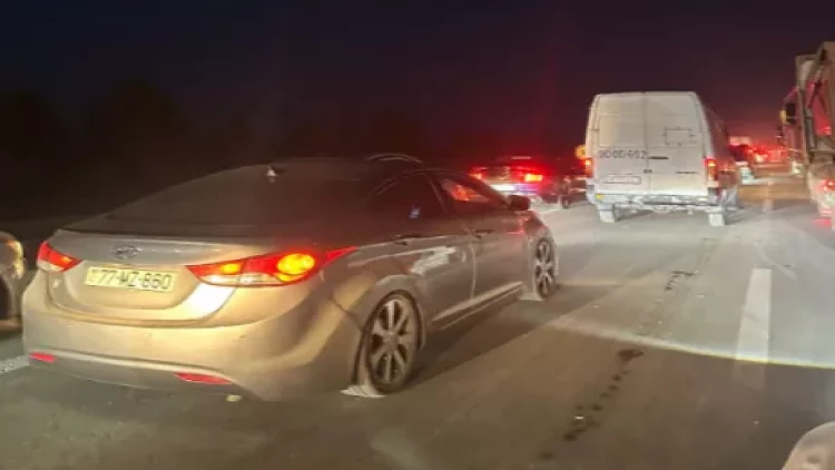 Bakı-Qazax yolu iflic vəziyyətdə - FOTO
