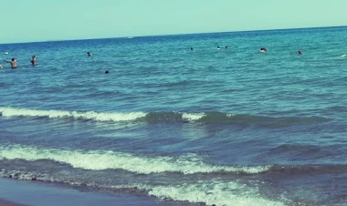 Buzovna çimərliyi zibillik içində - FOTOlar