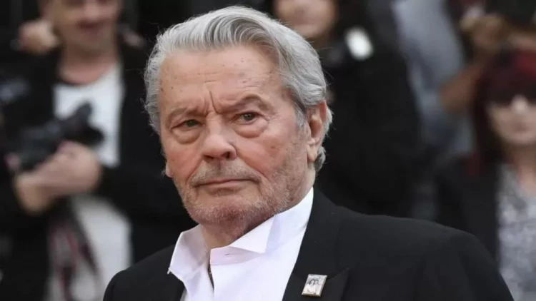 Tibb bacısı Alen Delonun ailəsini məhkəməyə verdi