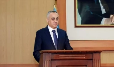 Prezident Fuad Nəcəflini vəzifəsindən azad etdi