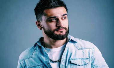 Jony ailəsinin arxivini üzə çıxardı - FOTO