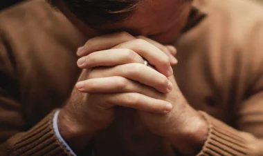 Oğlunu bıçaqlayan atanın ifadəsi dəhşətə gətirir - Bakıda qəribə cinayət