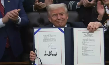 Tramp qanun imzaladı - 43 gün sonra yenidən fəaliyyətə başladı