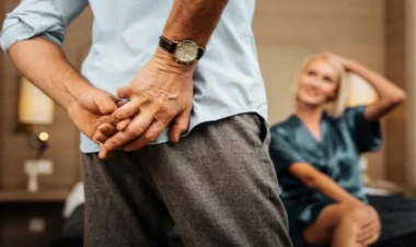 Evli kişi ilə sevgili olan dul qadını lüt soyundurdular - FOTO