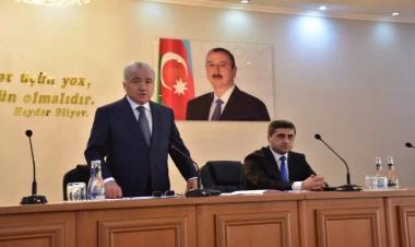 Qaxın yeni icra başçısı kollektivə təqdim olunub - FOTO