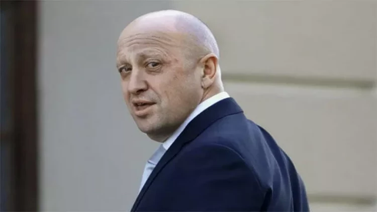 Priqojinə 10 milyard rubl və qiymətli əşyalar geri qaytarıldı