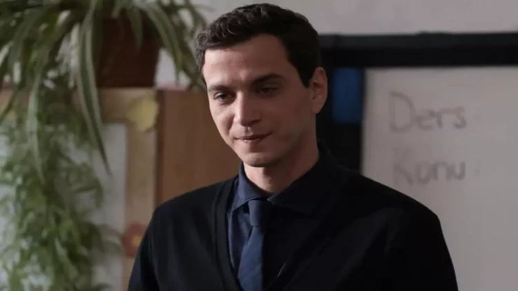 Məşhur aktyorun qızı ilk dəfə görüntüləndi - FOTO