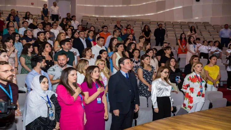 Avropa Azərbaycan Məktəbində Məzun Günü qeyd edildi - FOTO