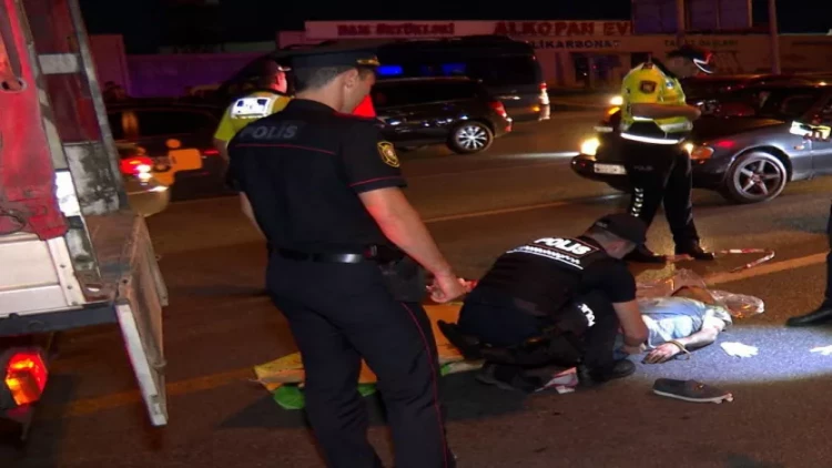 Bakıda avtomobil piyadanı vuraraq öldürüb - FOTO