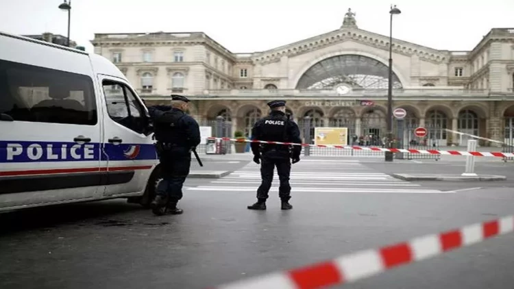 Fransada 10 şəhərdə komendant saatı tətbiq edildi