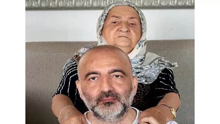 Mübariz Mənsimovdan anasına doğum günü təbriki: 