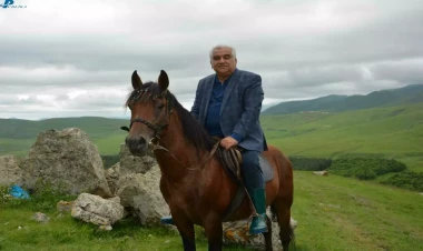 İcra başçısı sakinlərlə görüşə ATLA GETDİ - FOTO