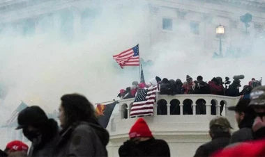 Obamanın evinin yaxınlığında silahlı şəxs saxlanılıb
