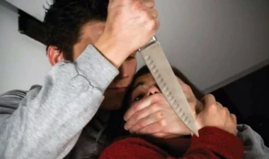 Əvvəlcə arvadını bıçaqladı, sonra özünü - Gəncədə ŞOK OLAY