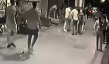 Sevgilisinə baxan oğlanı doğradı - VİDEO