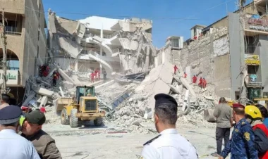 13 mərtəbli bina çökdü: yaralılar var - VİDEO