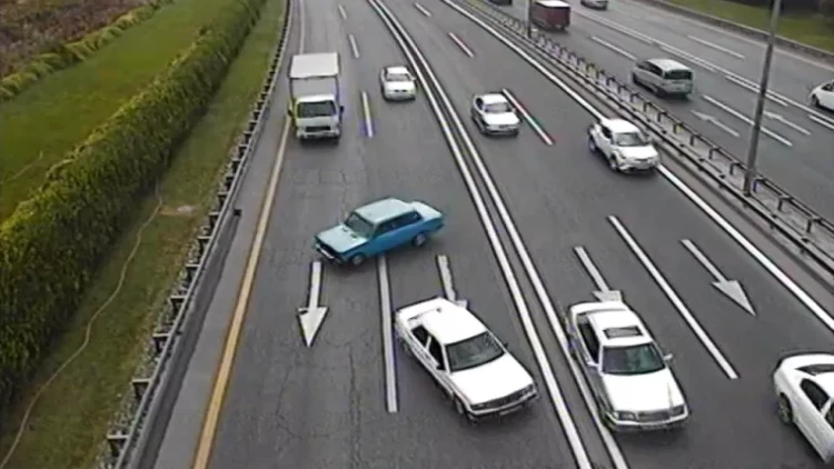 Aeroport yolunda maşınlar belə toqquşdu - ANBAAN VİDEO