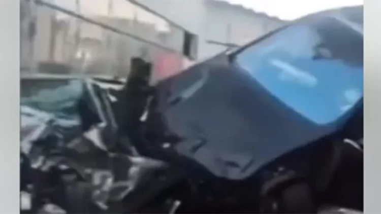 Bakıda qadın sürücünün törətdiyi qəzanın görüntüləri - VİDEO