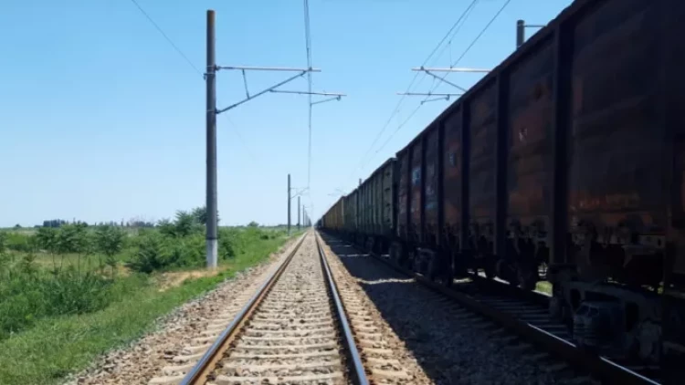 Neftçalada qatar yük maşınını vurub, ölən var - FOTO