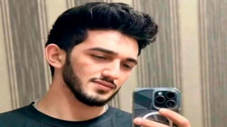 Dostunu xilas etmək istəyərkən dənizdə batan gəncin FOTOsu