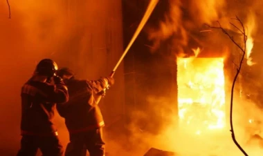 Bakıda sexdə yanğın: 2-i uşaq olmaqla 3 nəfər xəsarət alıb