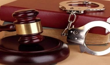 Taksiyə minmək üstündə DAVA DÜŞDÜ: dostlarının yanında öldürüldü - TƏFƏRRÜATLAR