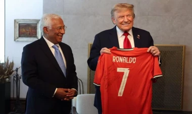 Kriştianu Ronaldu Ağ Evə gedir - Trampla görüşəcək