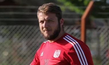 Tanınmış futbolçu “qırmızı bülleten”lə axtarışa verildi - FOTO