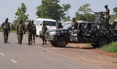 Nigeriyada məktəbə basqın -  215 şagird, 12 müəllim qaçırıldı