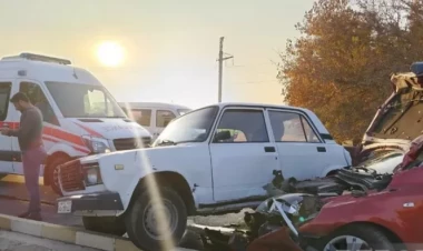 Babəkdə ağır qəza - ana və üç övladı xəsarət aldı - FOTO