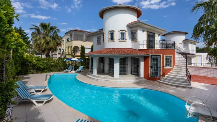 Bakıda sahibsiz villaları göstərib 110 min aldılar -  tutulanlar var