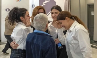 Qadın şahmatçılarımızdan tarixi uğur - Dünya ikinciliyi - FOTO