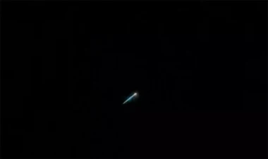 Gecəyarısı İstanbul səmasında naməlum obyekt görüntüləndi - FOTO