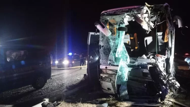 Türkiyədə sərnişin avtobusları toqquşdu - Ölən və yaralananlar var