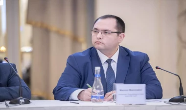 Nazir direktoru işdən çıxardı - FOTO