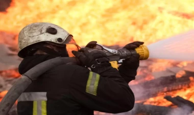 Azərbaycanla sərhəd rayonda yanğın başladı