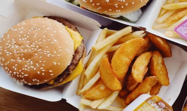 Burqer yedi, iki saat sonra öldü