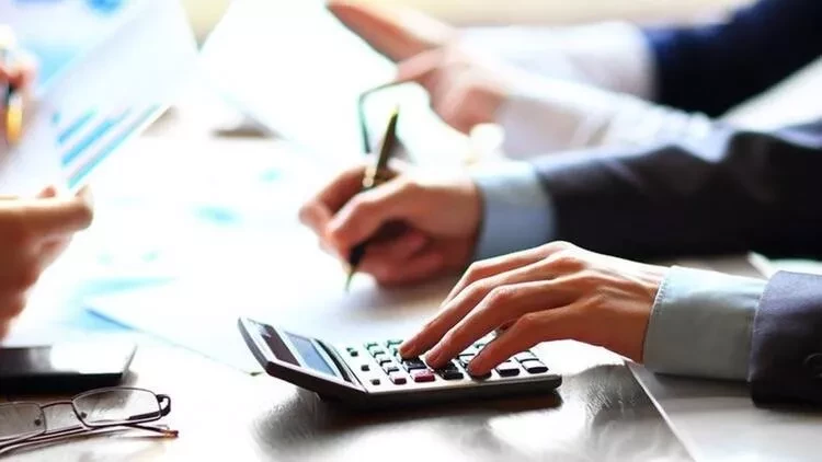 Atalıq məzuniyyəti gündəmdə - Valideynlər üçün yeni hüquqlar təklif edilir