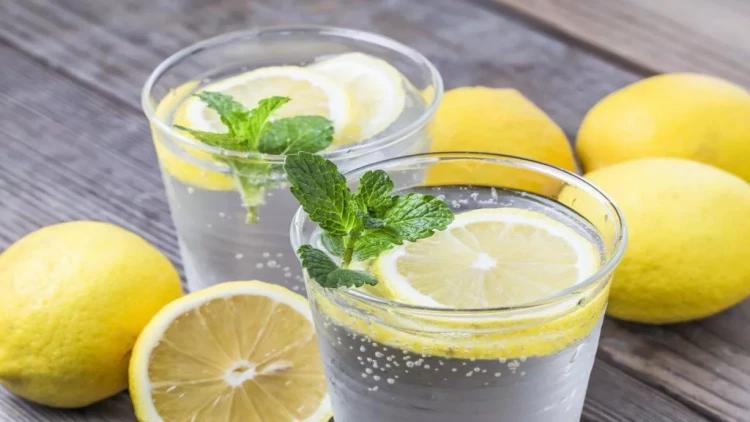 Səhər limonlu su içməyin faydaları