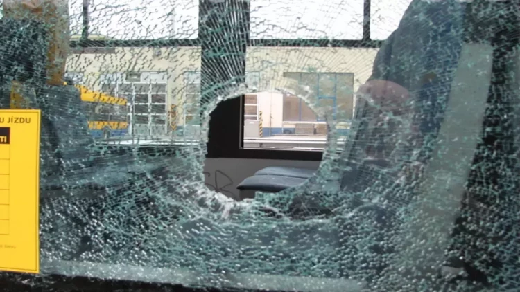 Avtobus yük maşını ilə toqquşdu - ölən var - FOTO