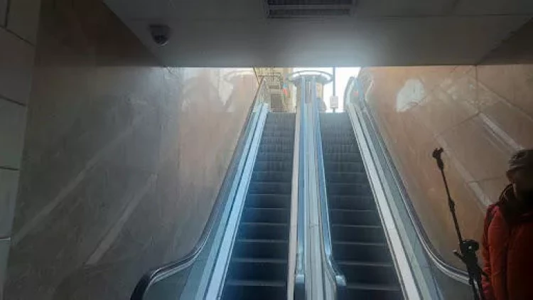 Qırılan eskalatorda xəsarət alanların vəziyyəti açıqlandı
