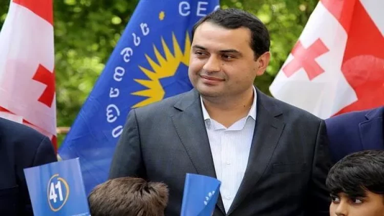 Azərbaycanlı deputatın direktor bibisi həbs olundu - FOTO